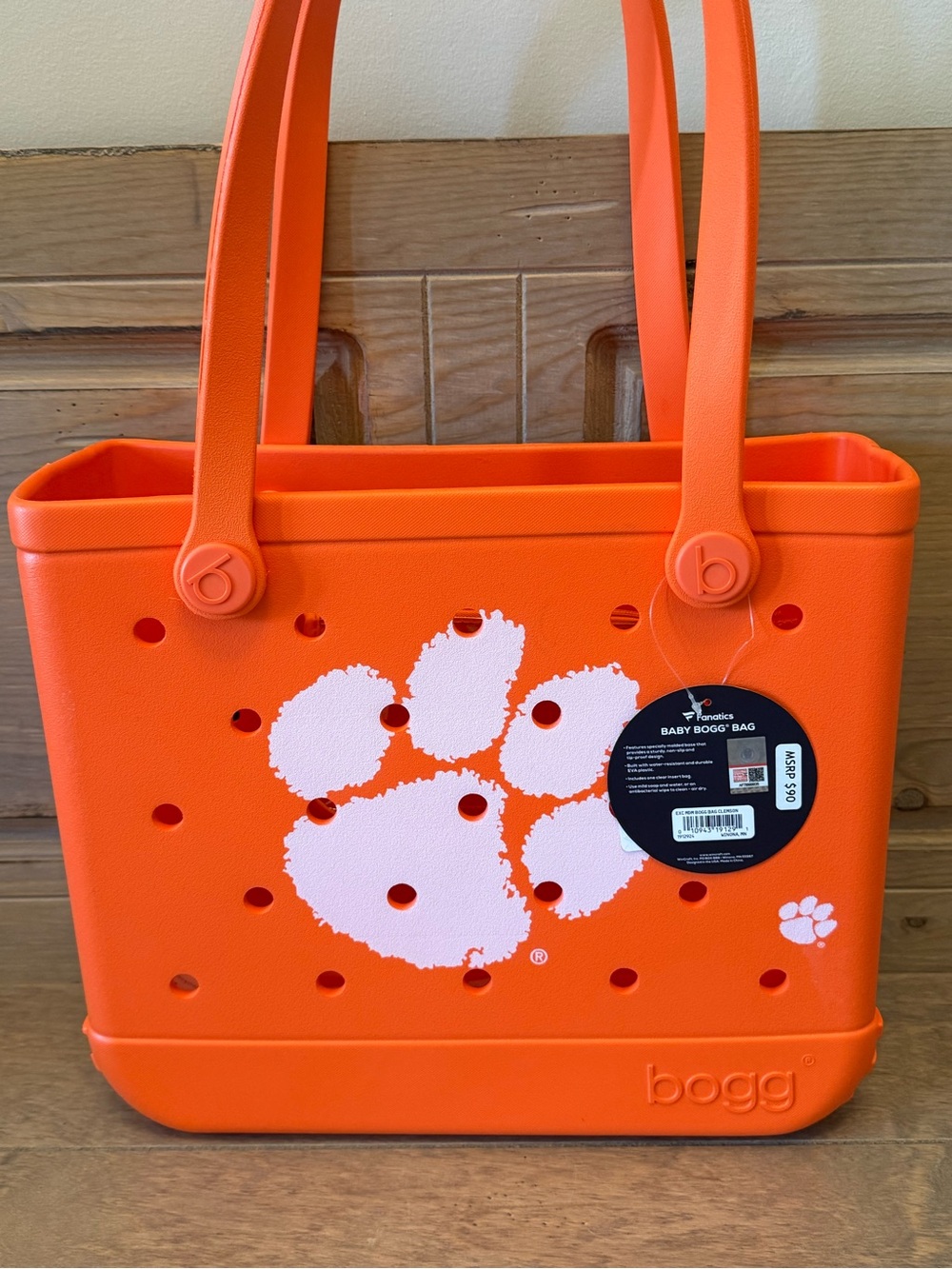 Clemson Tigers Fanatics Baby
Bogg Bag Orange White Paw Charm Beach Game Day NWT - Picture 3 of 10